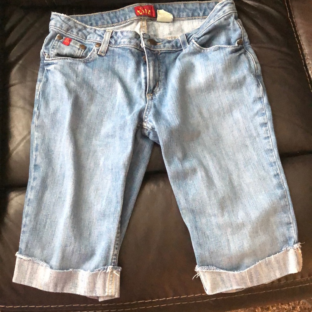 Tilt Denim Cropped Jeans